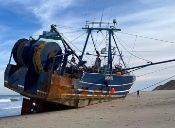 Commercial Fishing Vessel Runs Aground off Truro –