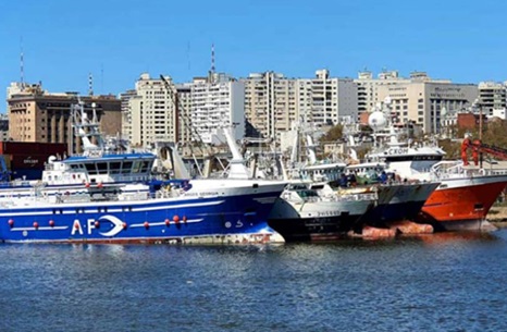 F/V Argos Georgia: Montevideo port fishing vessels turn sirens on to remember fallen mariners